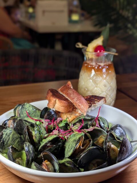 A little heat, plenty of flavor, and a sauce made for dipping. Our Thai Curry Mussels are simmered in a green curry coconut reduction with lemongrass and served with toasted ciabatta, because not a single drop should go to waste.

Available in RUMBA Patchogue and Hampton Bays 

#TasteRUMBA #ThaiCurryMussels #PatchogueEats #LongIslandFoodies #IslandInspiredCuisine